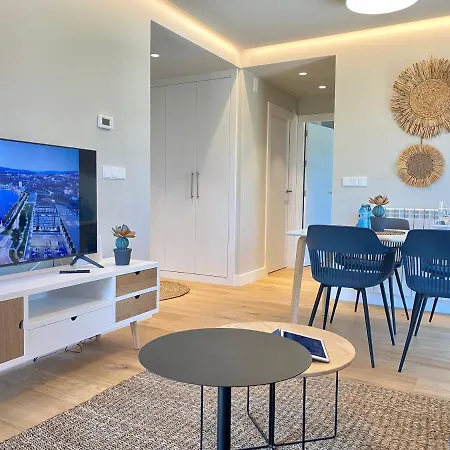 Puente Santiago Apostol Apartment *